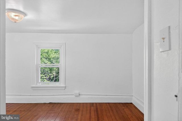 16 WHITE CLAY DR, Newark, DE 19711