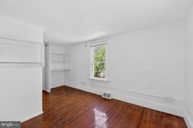 16 WHITE CLAY DR, Newark, DE 19711
