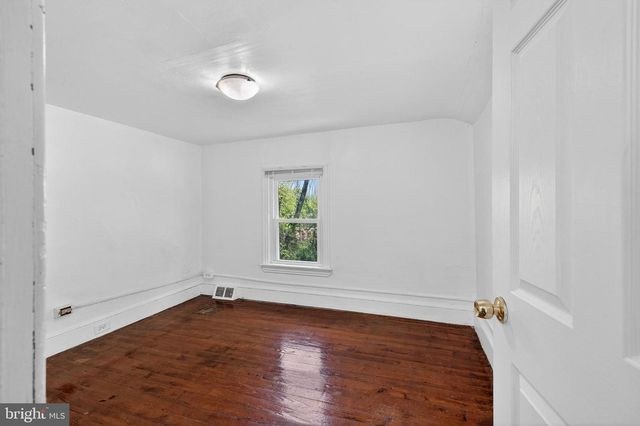 16 WHITE CLAY DR, Newark, DE 19711
