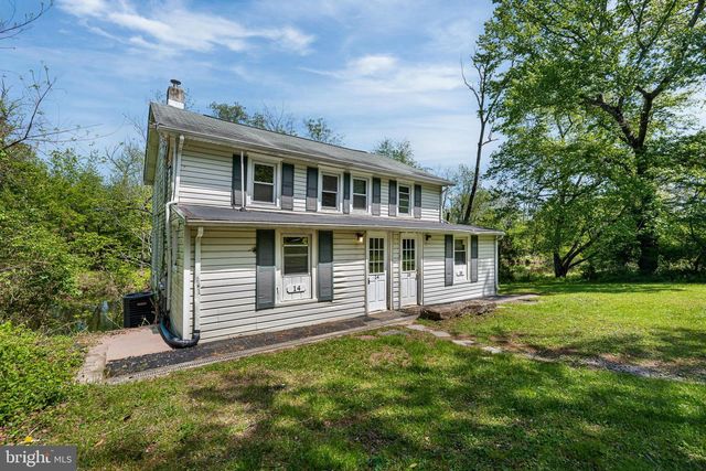 16 WHITE CLAY DR, Newark, DE 19711