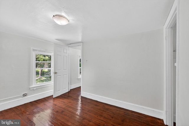 16 WHITE CLAY DR, Newark, DE 19711