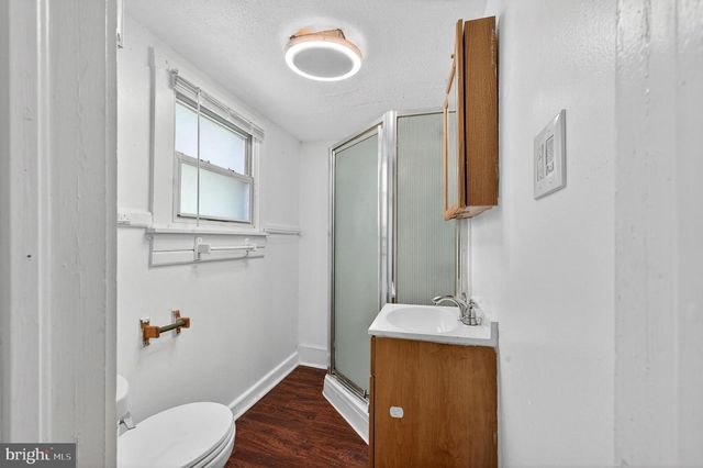16 WHITE CLAY DR, Newark, DE 19711