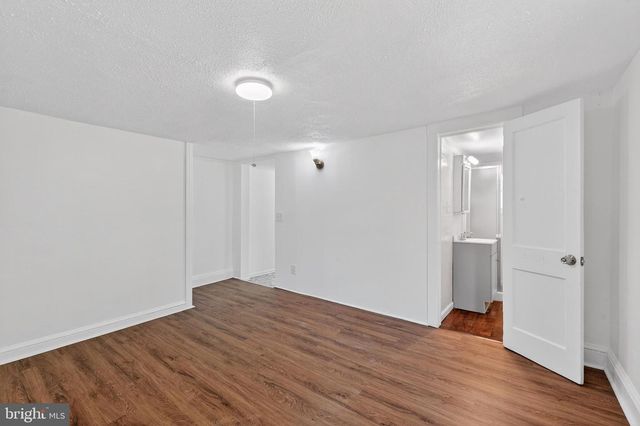 16 WHITE CLAY DR, Newark, DE 19711
