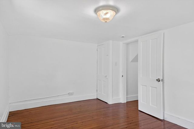 16 WHITE CLAY DR, Newark, DE 19711