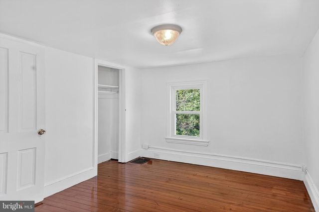 16 WHITE CLAY DR, Newark, DE 19711