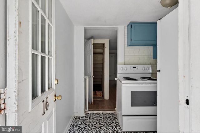 16 WHITE CLAY DR, Newark, DE 19711