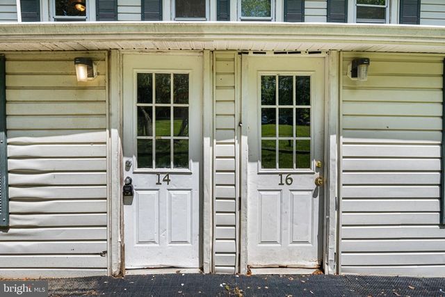 16 WHITE CLAY DR, Newark, DE 19711