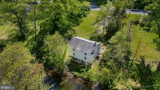 16 WHITE CLAY DR, Newark, DE 19711