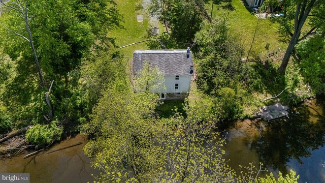 16 WHITE CLAY DR, Newark, DE 19711