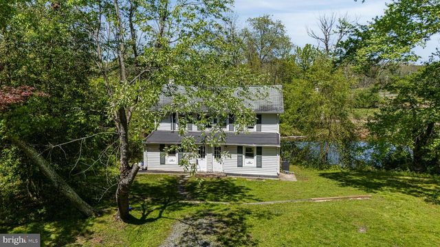 16 WHITE CLAY DR, Newark, DE 19711