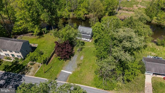 16 WHITE CLAY DR, Newark, DE 19711