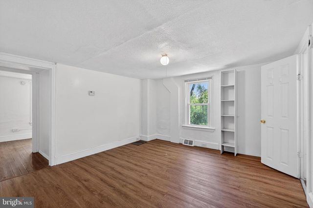 16 WHITE CLAY DR, Newark, DE 19711