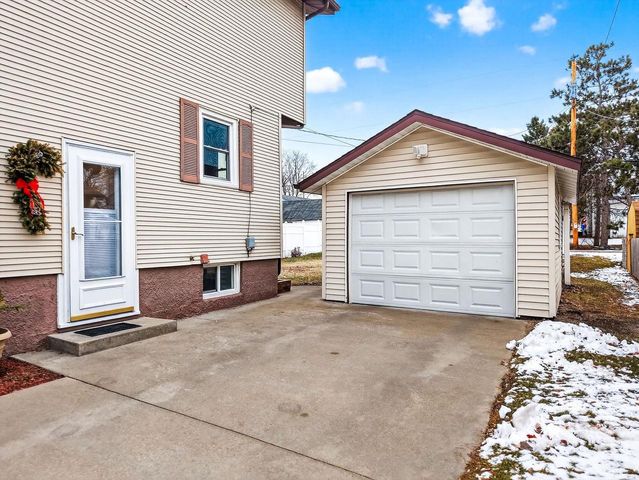 218 E Pleasant Street, Portage, WI 53901