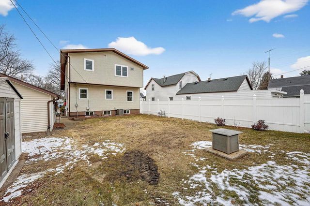 218 E Pleasant Street, Portage, WI 53901