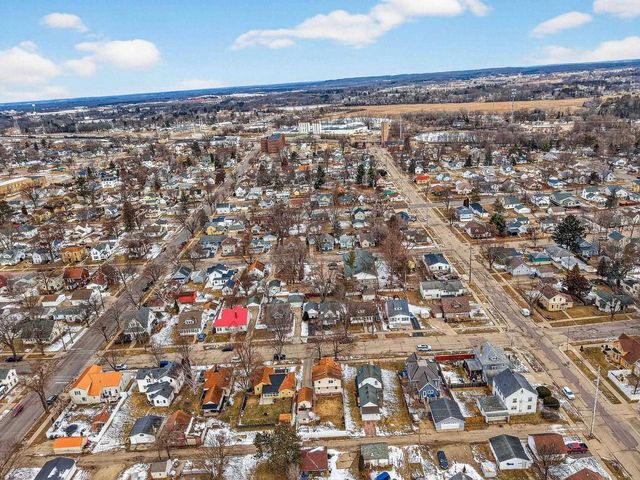 218 E Pleasant Street, Portage, WI 53901