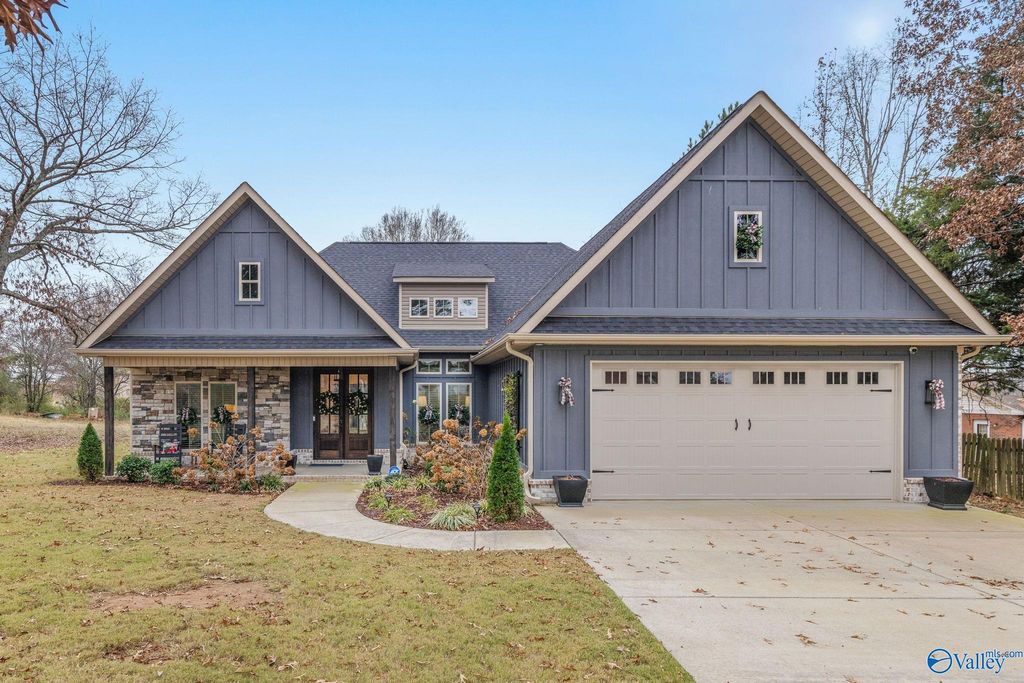 138 Deer Run Circle, Rogersville, AL 35652