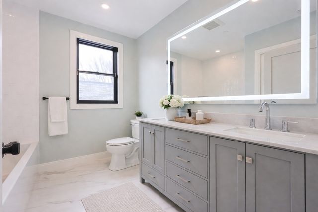 68 Rowe Street Unit1, Boston, MA 02131