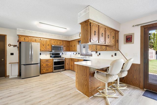 1054 Naumkeag Street S, Shakopee, MN 55379