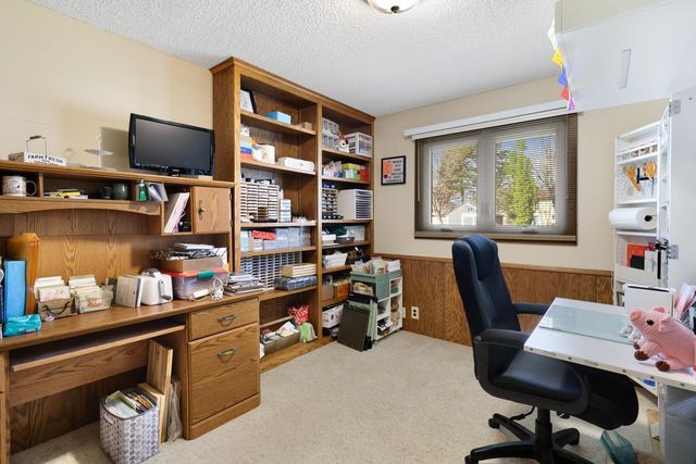 1054 Naumkeag Street S, Shakopee, MN 55379