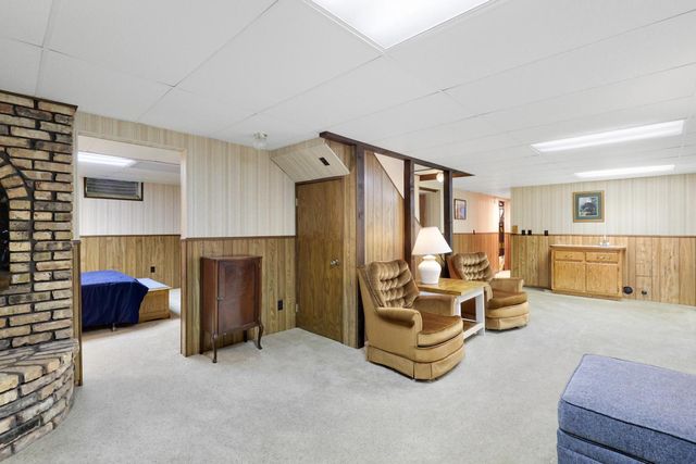 1054 Naumkeag Street S, Shakopee, MN 55379