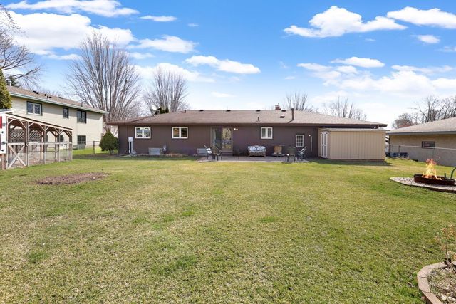 1054 Naumkeag Street S, Shakopee, MN 55379