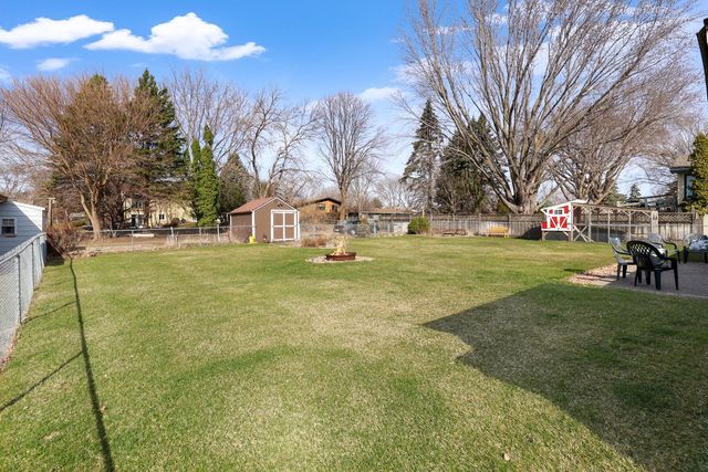 1054 Naumkeag Street S, Shakopee, MN 55379