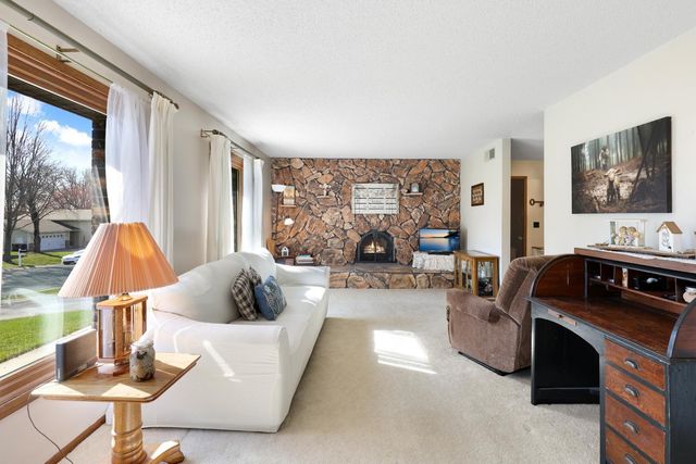 1054 Naumkeag Street S, Shakopee, MN 55379