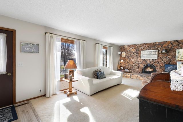 1054 Naumkeag Street S, Shakopee, MN 55379