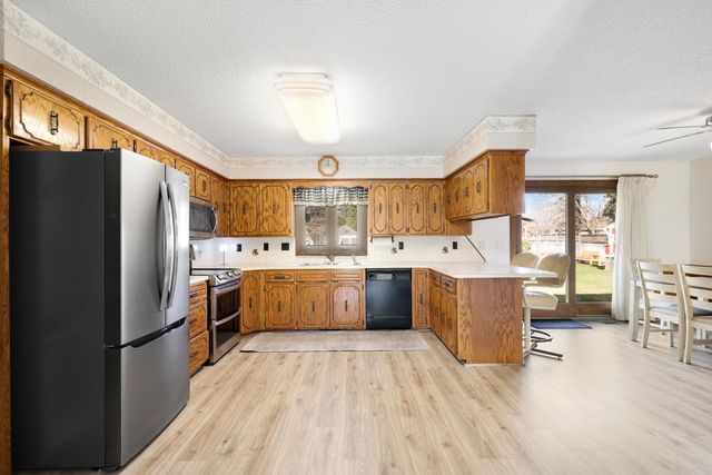 1054 Naumkeag Street S, Shakopee, MN 55379