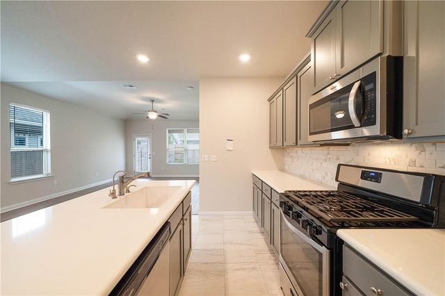 8208 Cottage Rose DR, Austin, TX 78744