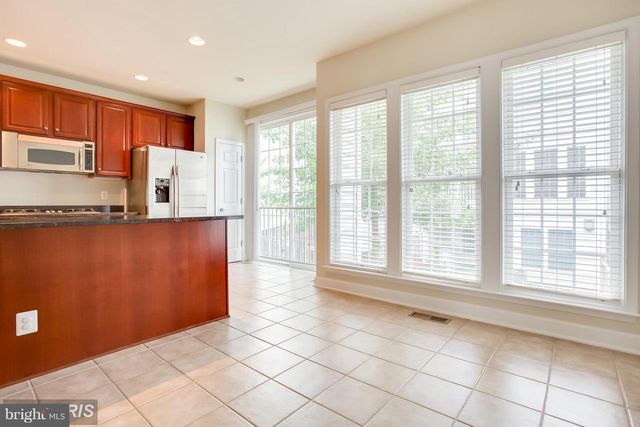 2159 OBERLIN DR, Woodbridge, VA 22191