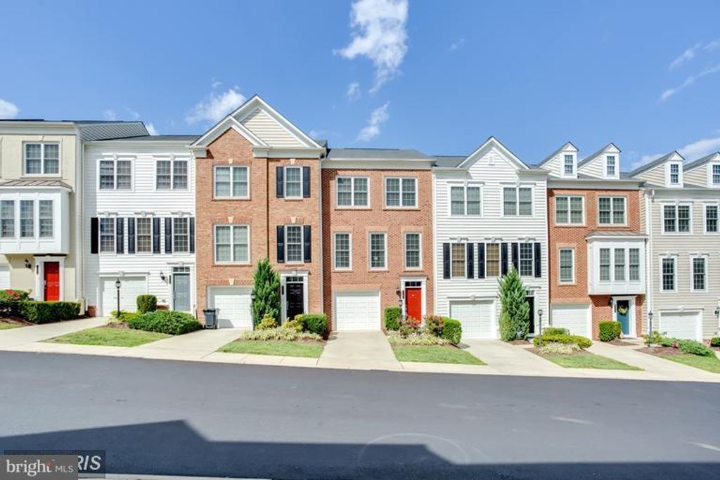 2159 OBERLIN DR, Woodbridge, VA 22191