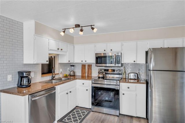 132 Nicklaus BLVD, North Fort Myers, FL 33903