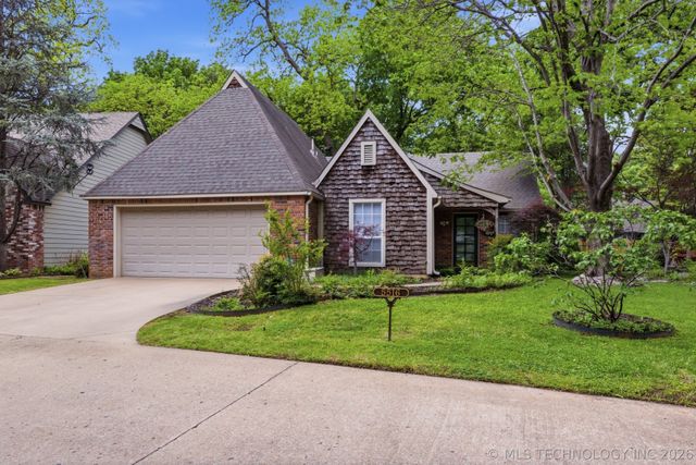 5516 S Delaware Court, Tulsa, OK 74105