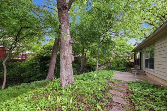 5516 S Delaware Court, Tulsa, OK 74105