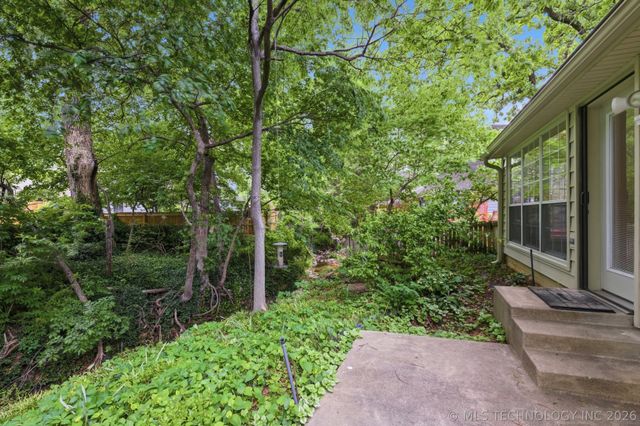 5516 S Delaware Court, Tulsa, OK 74105