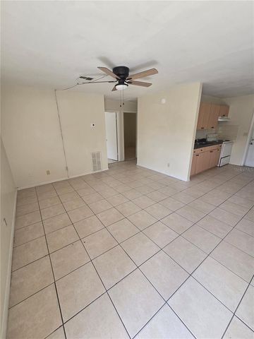 1109 E SENECA AVENUE B, Tampa, FL 33612