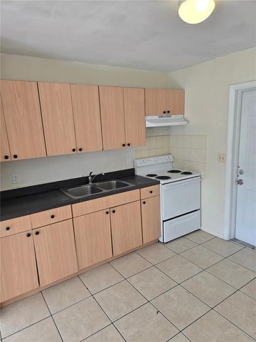 1109 E SENECA AVENUE B, Tampa, FL 33612