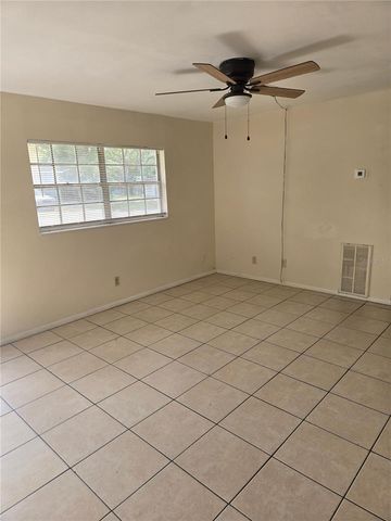 1109 E SENECA AVENUE B, Tampa, FL 33612