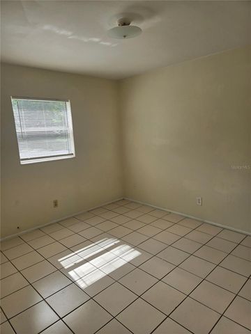 1109 E SENECA AVENUE B, Tampa, FL 33612