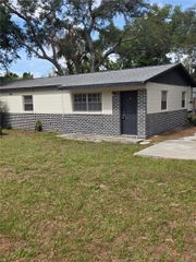 1109 E SENECA AVENUE B, Tampa, FL 33612