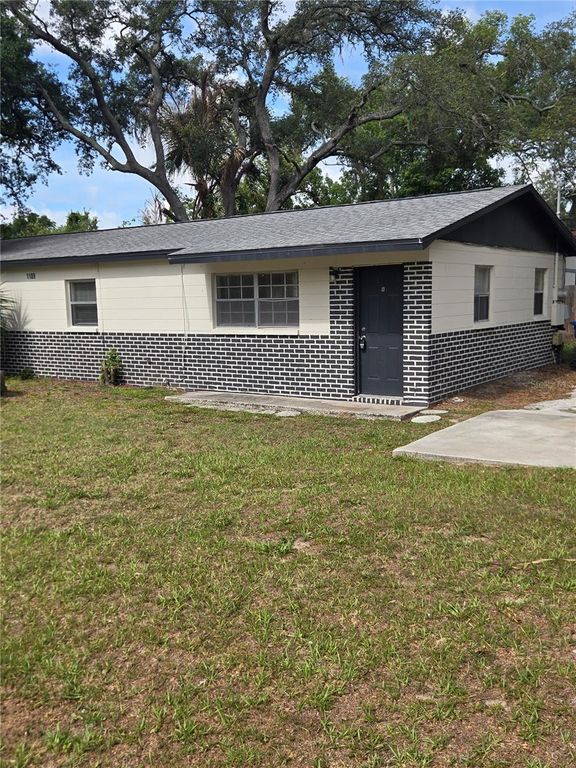1109 E SENECA AVENUE B, Tampa, FL 33612
