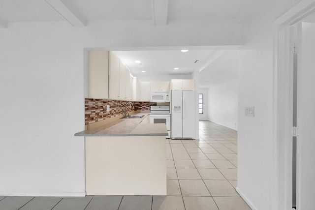 685 Ipswich Street 687, Boca Raton, FL 33487