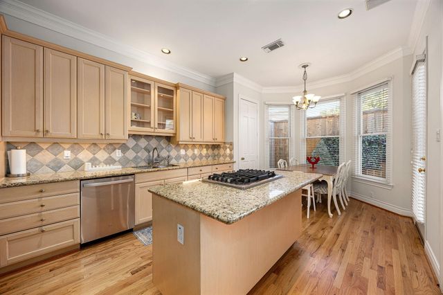 5842 Candlewood Lane, Houston, TX 77057