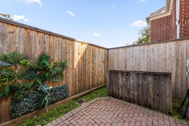 5842 Candlewood Lane, Houston, TX 77057