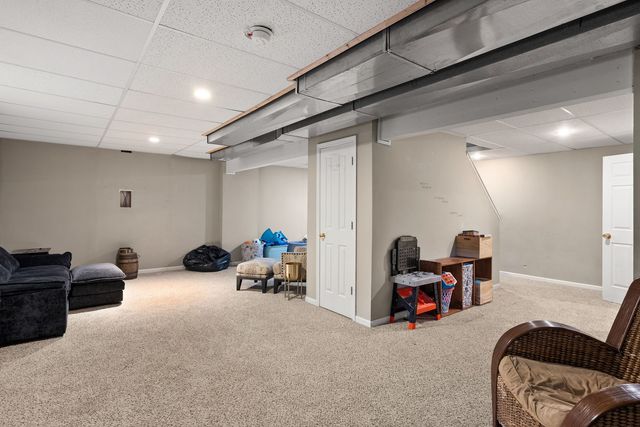 4873 Bald Eagle Court, Bettendorf, IA 52722