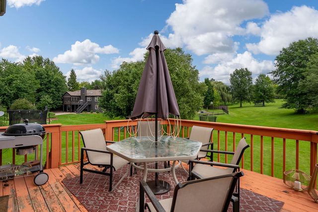 4873 Bald Eagle Court, Bettendorf, IA 52722