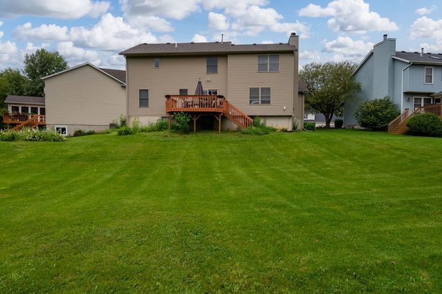 4873 Bald Eagle Court, Bettendorf, IA 52722