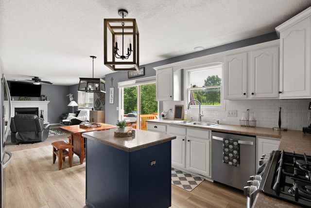 4873 Bald Eagle Court, Bettendorf, IA 52722