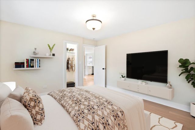 4849 N Newland Avenue, Chicago, IL 60656